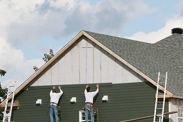 Professional Vinyl Siding technician working in Liverpool, PA